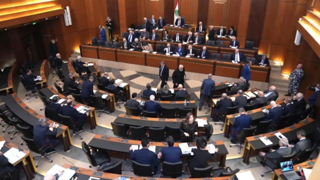 بري رفع الجلسة النيابية الى السادسة مساء ومداخلات لم تخل من الانتقادات ولم تر جديدا في الموازنة 